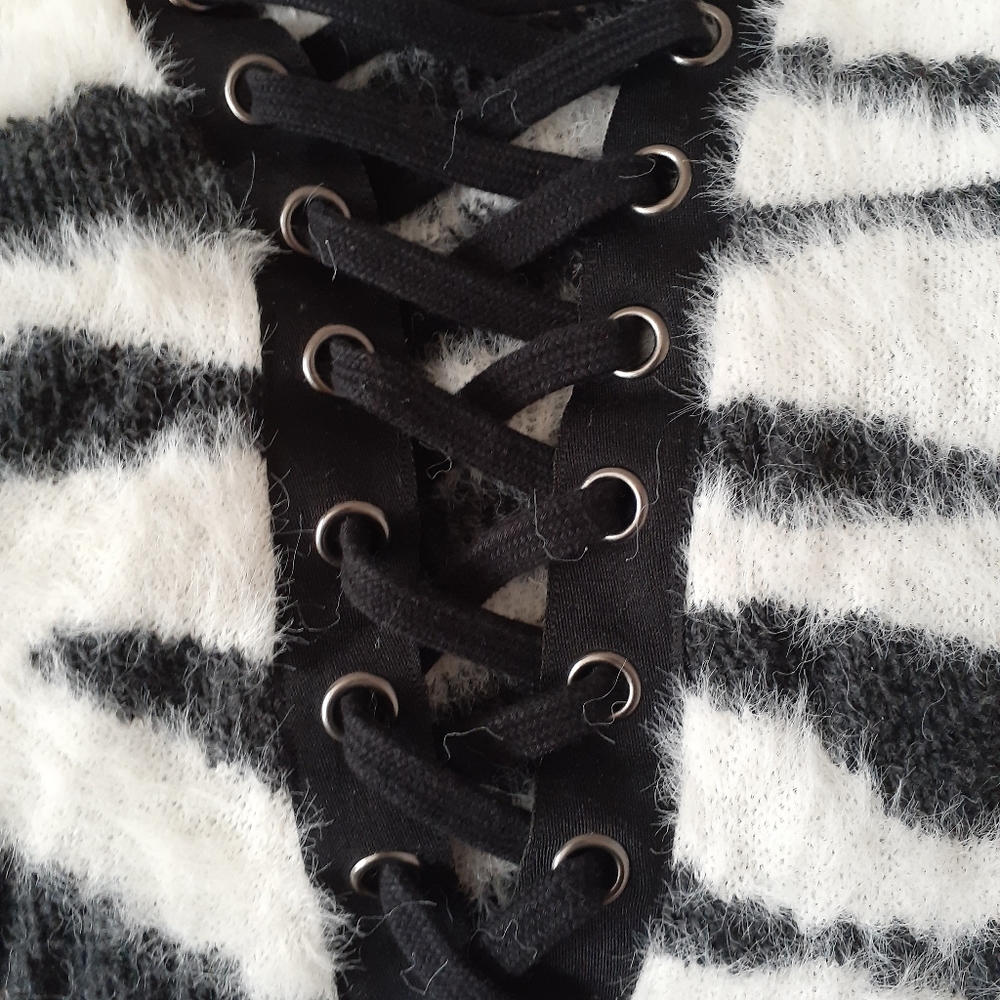 Express zebra fuzzy lace up sweater sz sm
